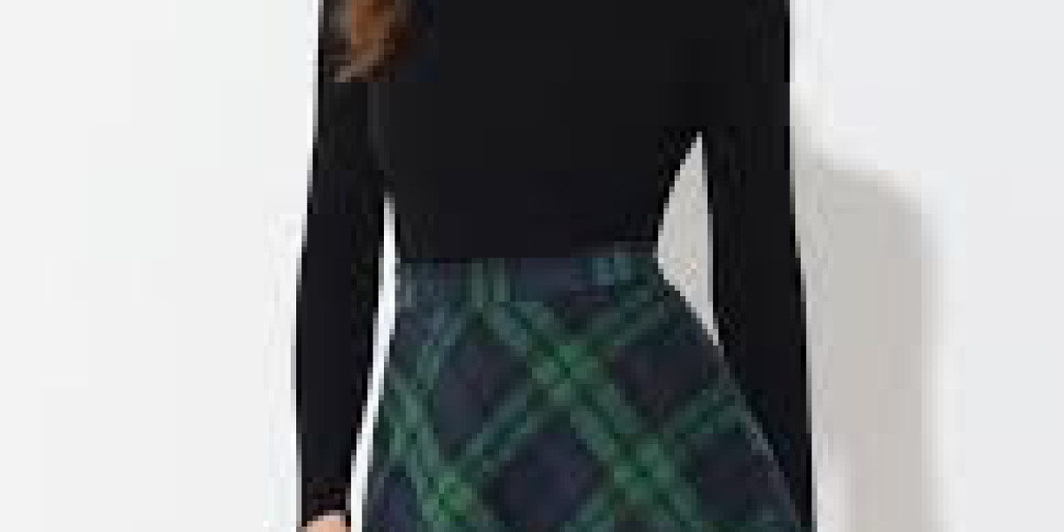 The Timeless Appeal of the Knee-Length Tartan Skirt A Fashion Staple for Every Occasion