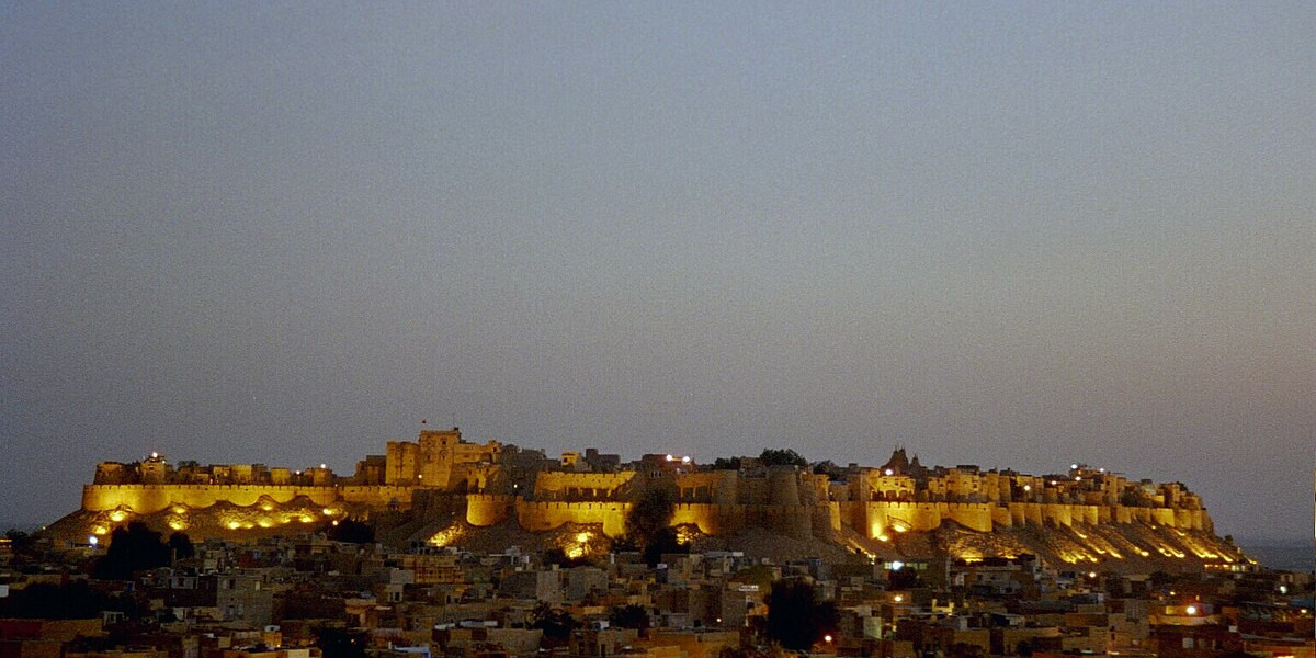 Discover Magical Pre Wedding Shoot Locations in Jaisalmer for Timeless Memories